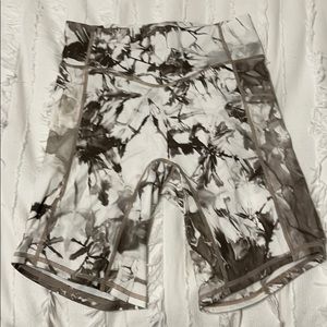 NWT Balance Athletica Tie Tye Sea Salt Rider Short